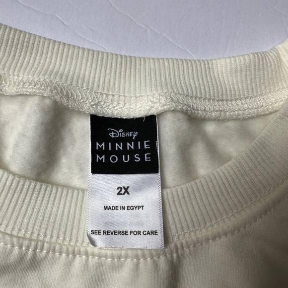 Disney White Crewneck Sweater Women’s Sz 2X with Minnie Mouse Design - Picture 2 of 12